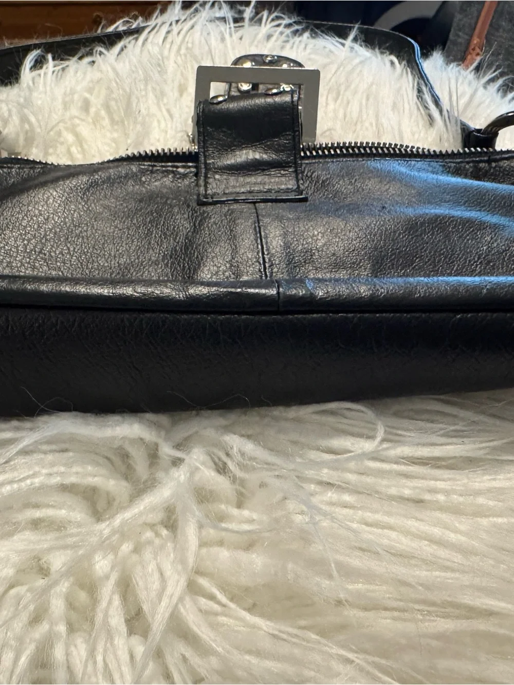 Wilsons Leather vintage compact